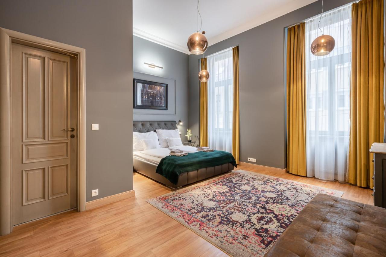 The Pearl Of The Heart Of Budapesta