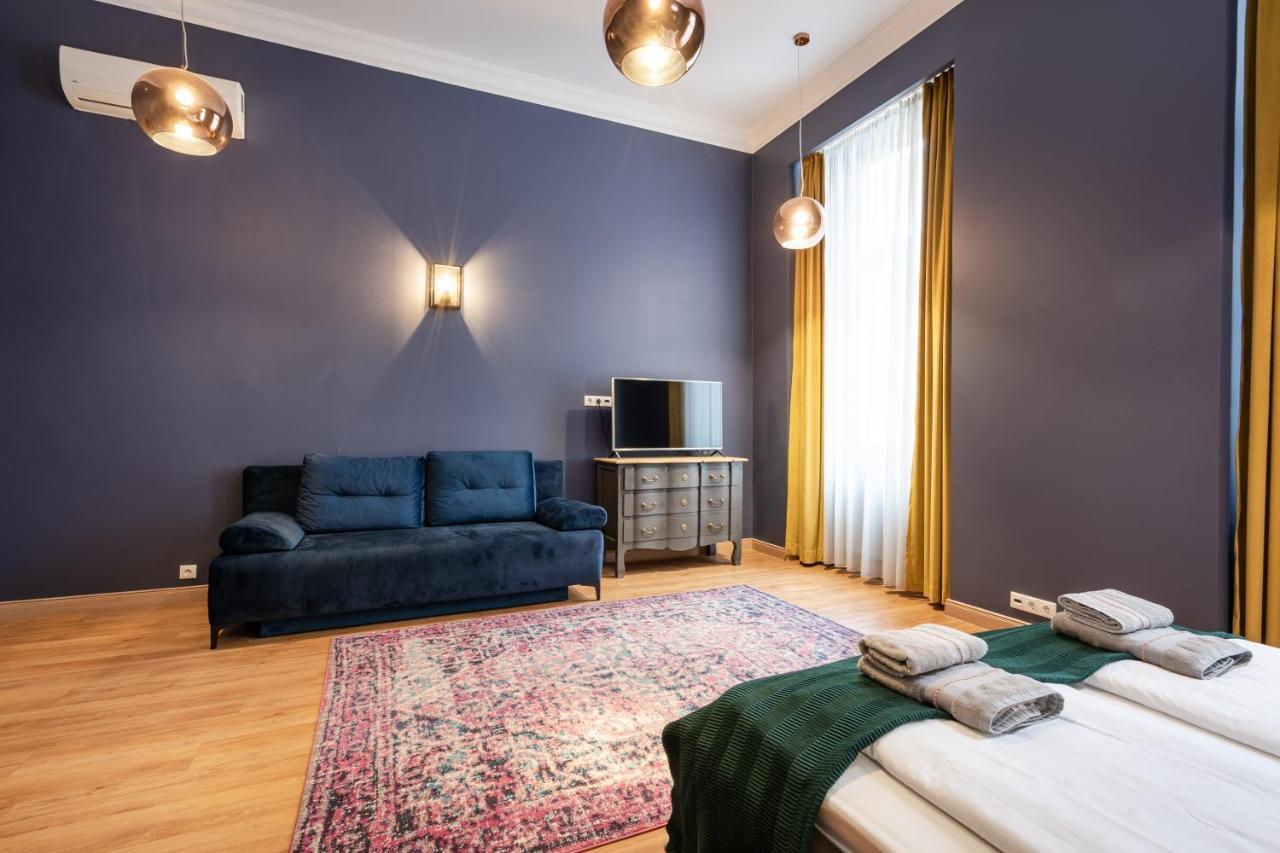 The Pearl Of The Heart Of * Budapesta